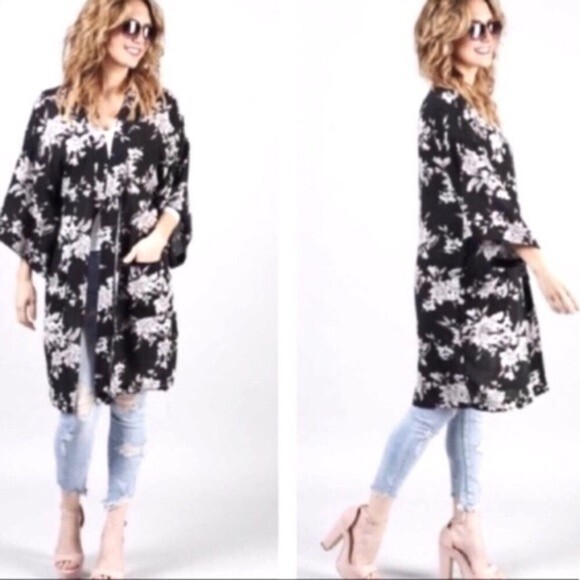 Spiritual Gangster Maya Black White Floral Kimono NWOT - Picture 5 of 12